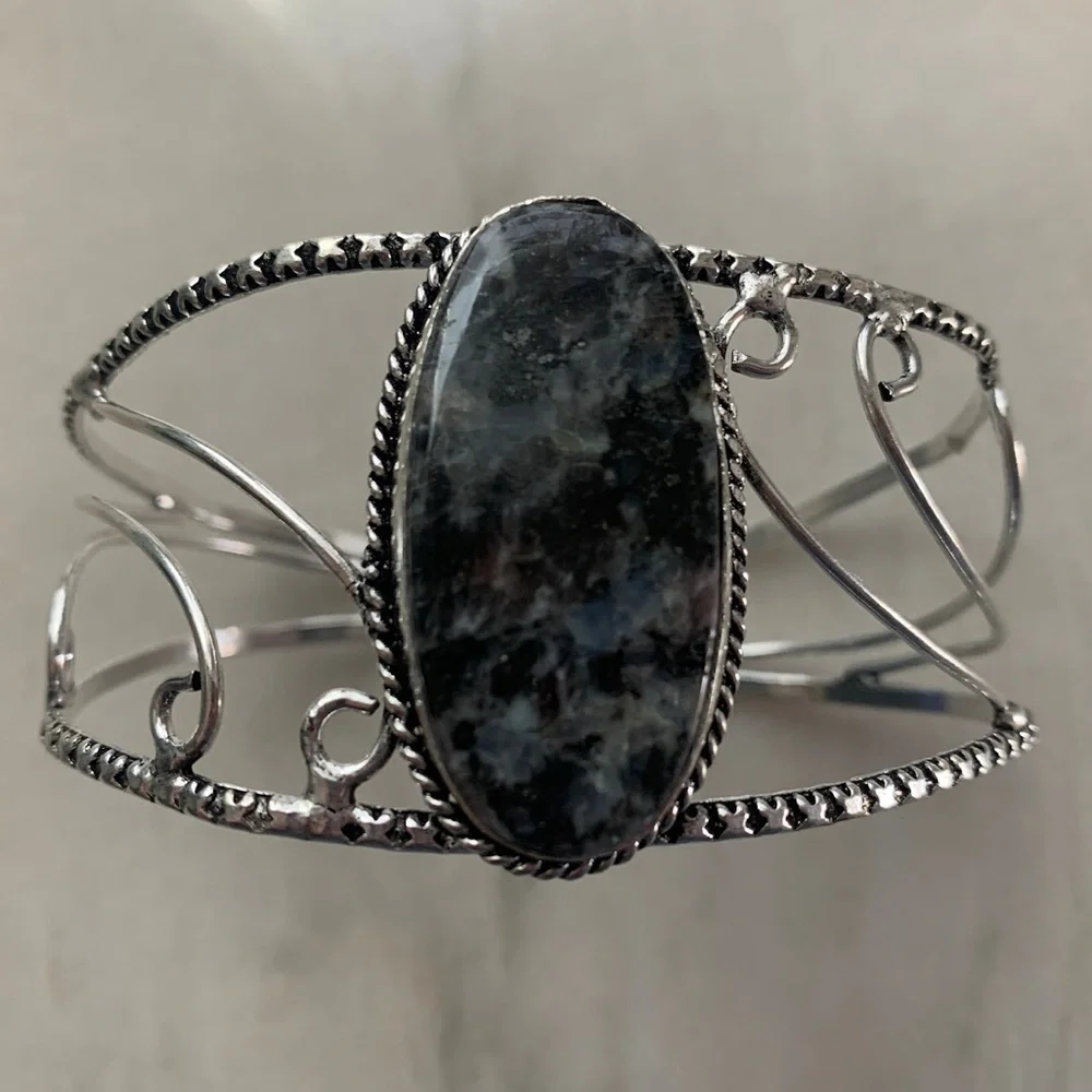 1992 Artisan Silver and Black Stone Bracelet